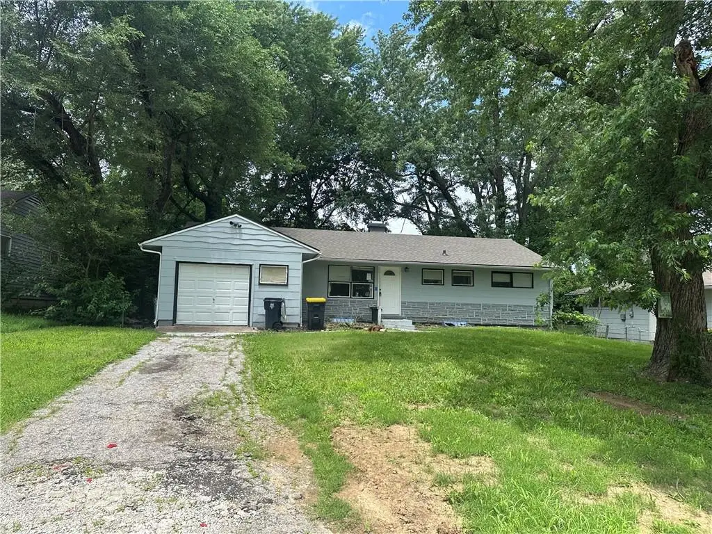 7504 E 110 Street, Kansas City, MO 64134 - #1