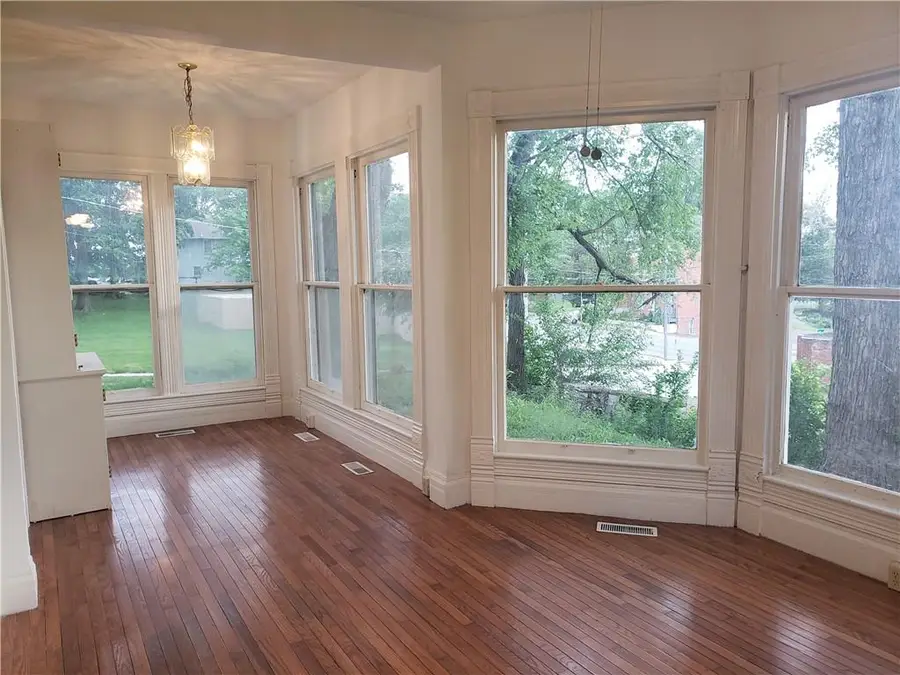 605 Hall Street, Saint Joseph, MO 64501 - Image #2