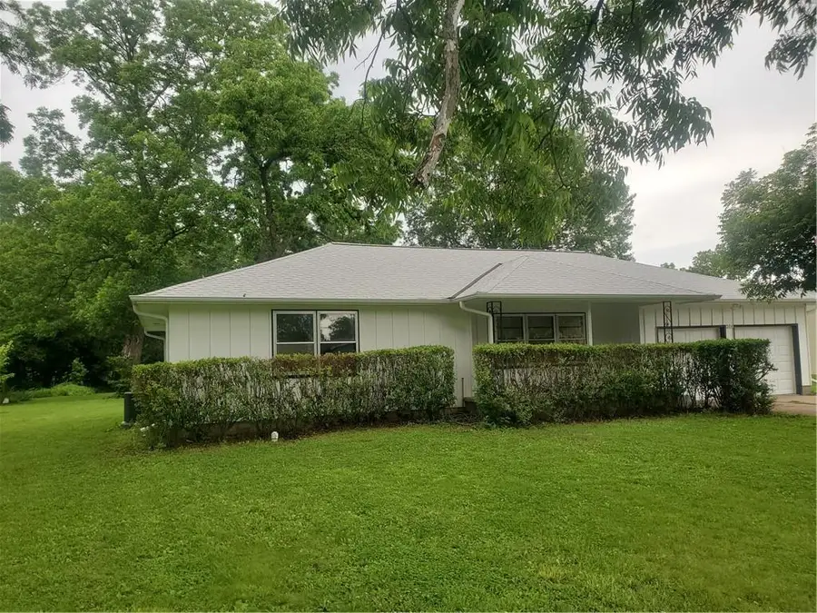 304 Swan Street, Lacygne, KS 66040 - Image #2