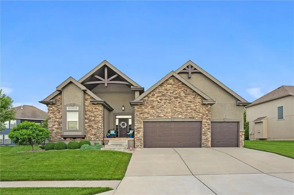 1214 Kingsland Circle, Raymore, MO 64083 - Image #1