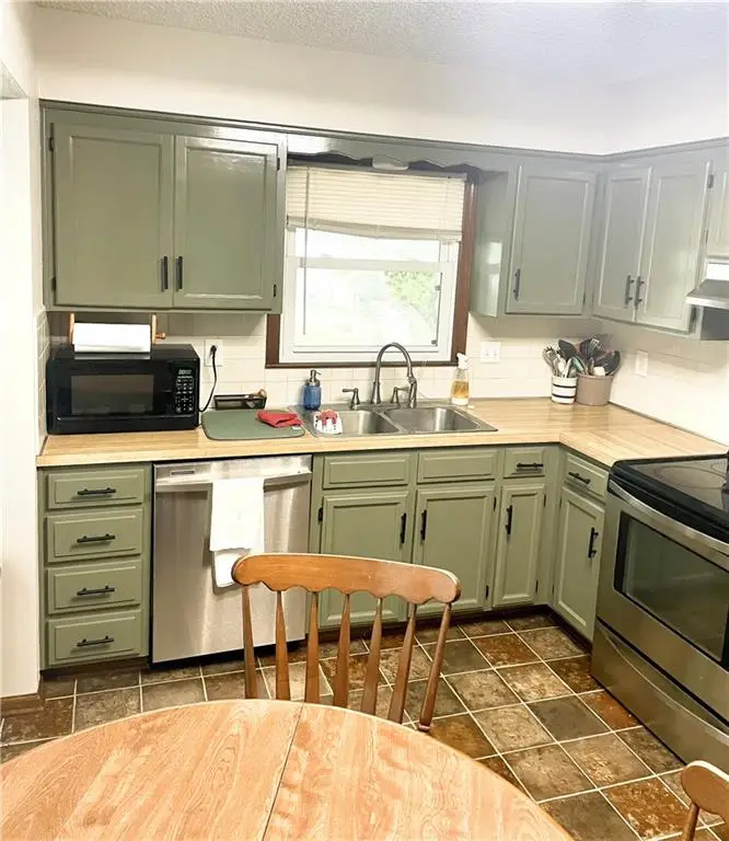 304 NE Independence Avenue #B, Lees Summit, MO 64063 - Image #2