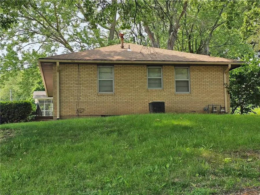 524 E Walnut Street, Independence, MO 64050 - Image #3