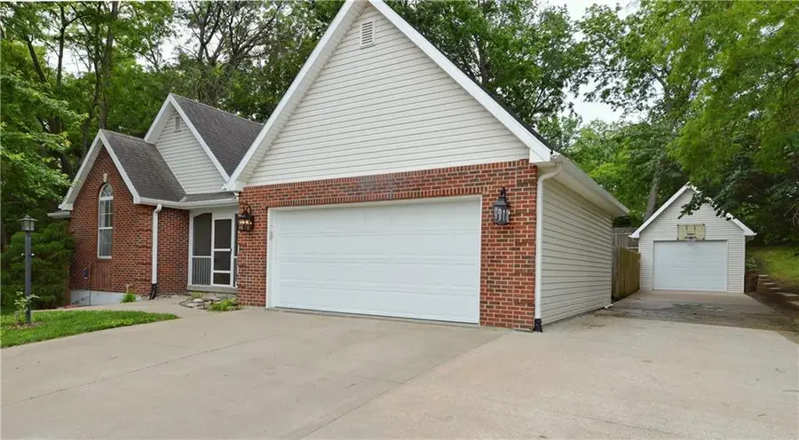 11 Chadwick Lane, Country Club, MO 64506 - Image #2