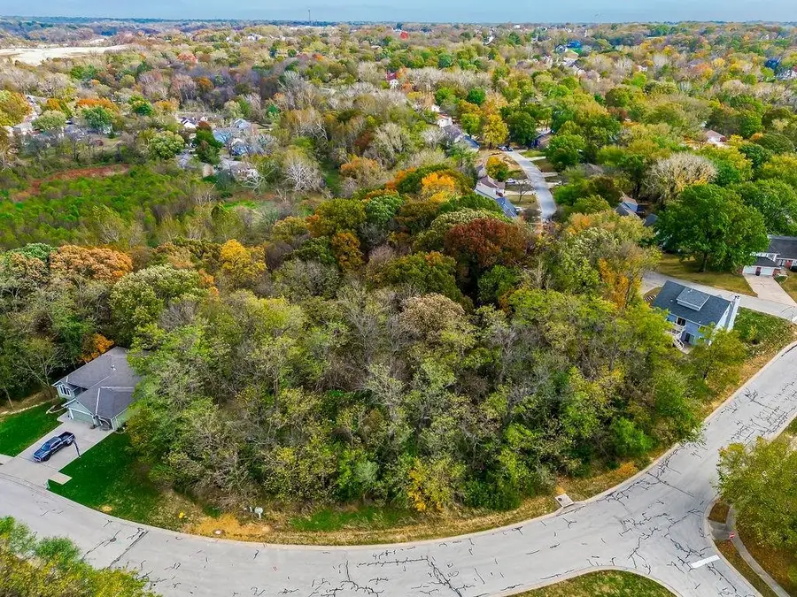 5575 NW Heritage Hill Road, Parkville, MO 64152 - Image #2