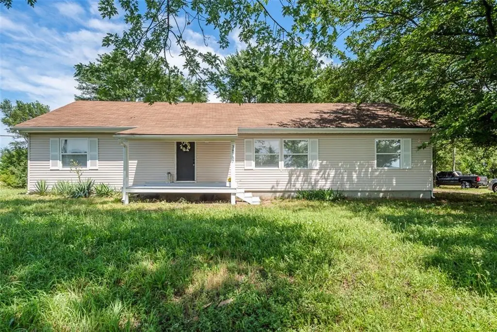 38757 Hedge Lane, Fontana, KS 66026 - #1