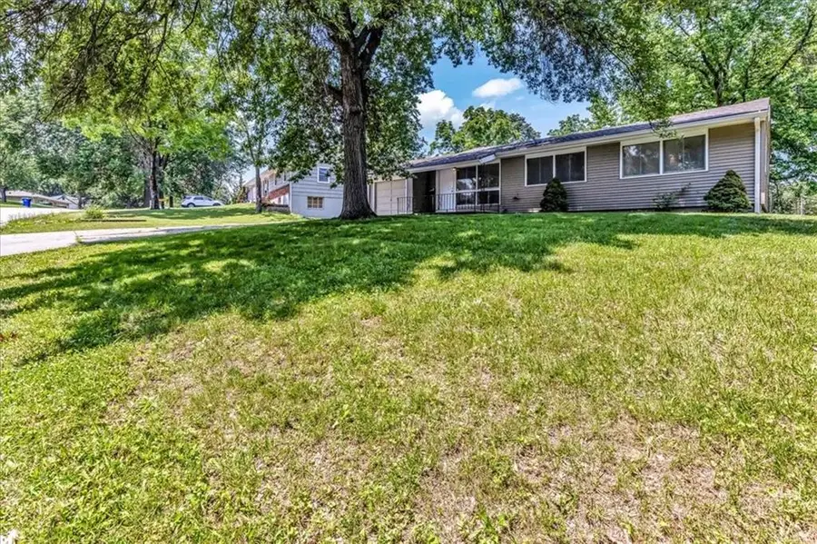 6000 N Tracy Avenue, Gladstone, MO 64118 - Image #3