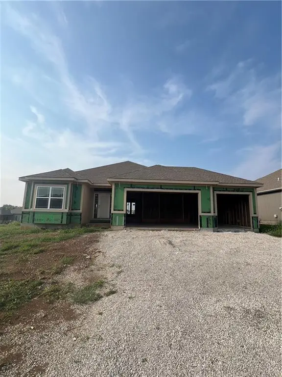 11804 E 231st Street, Peculiar, MO 64078