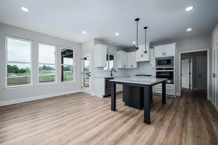 12953 Sloan Avenue, Kansas City, KS 66109 - Image #2