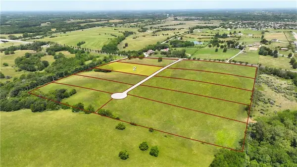 10786 N Ewing Avenue, Kansas City, MO 64156