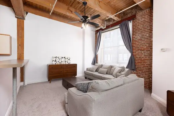 308 W 8th Street #409, Kansas City, MO 64105