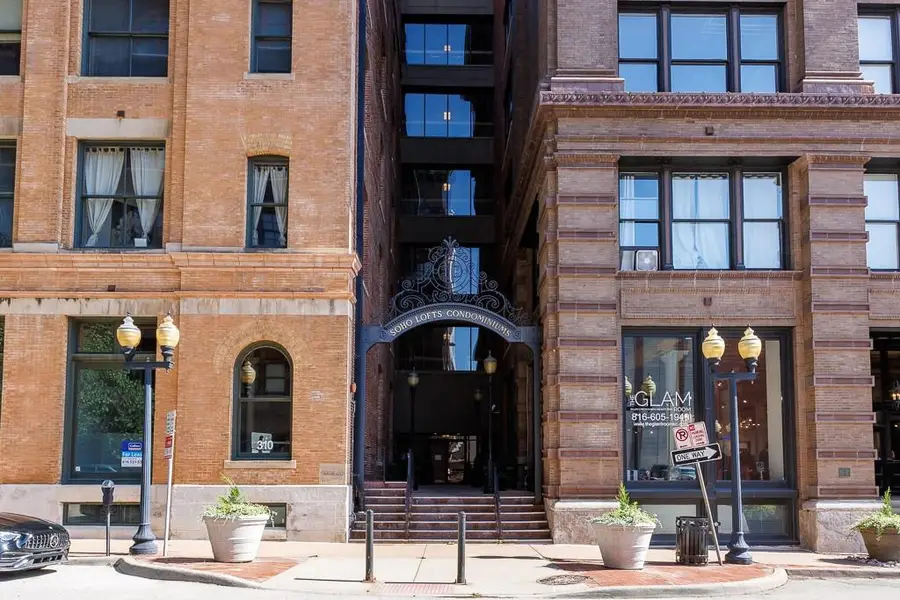 308 W 8th Street #409, Kansas City, MO 64105 - Image #2