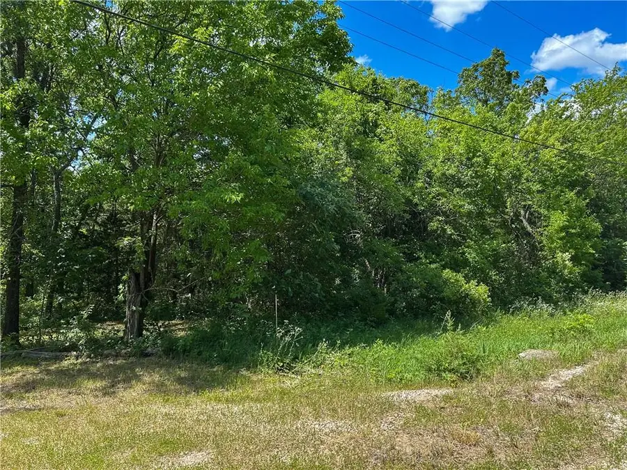 33 & 37 W Sugar Lake Cove, Mound City, KS 66056 - Image #2