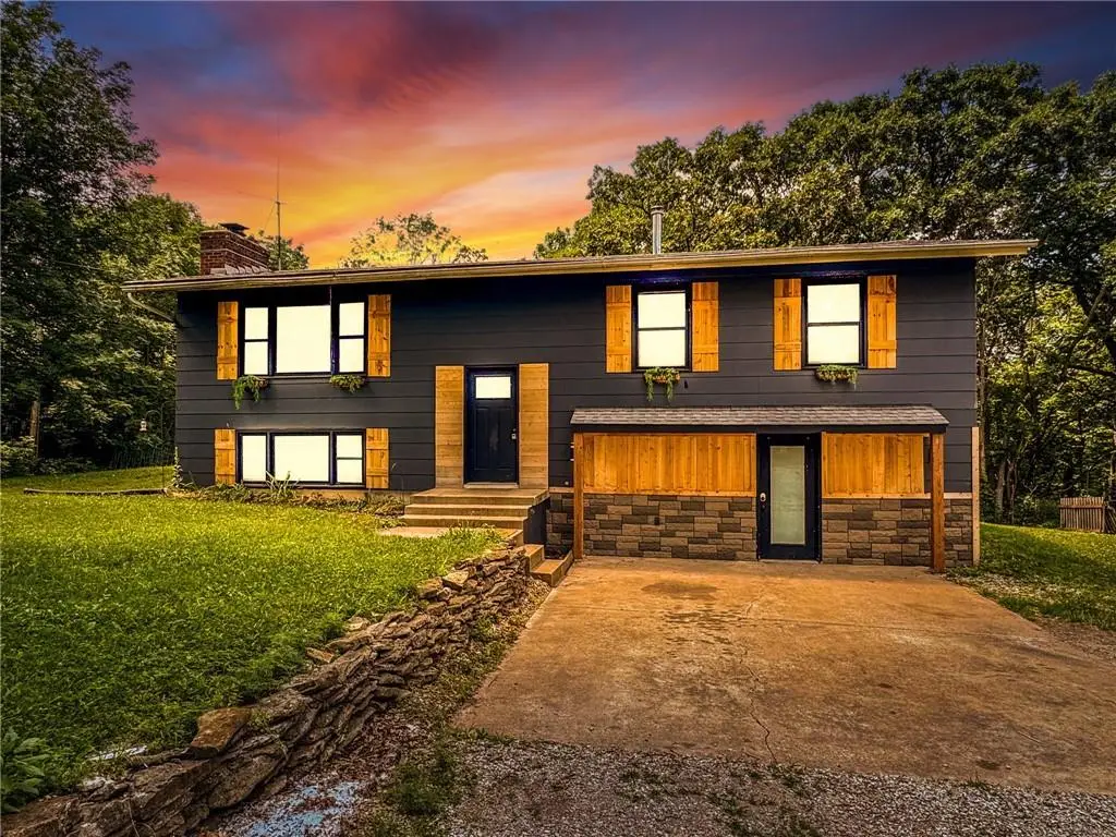 18012 S State Route Bb Highway, Pleasant Hill, MO 64080 - Image #1