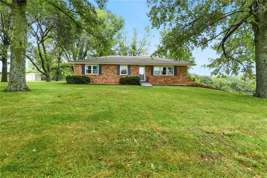 17470 Springdale Road, Leavenworth, KS 66048 - Image #2