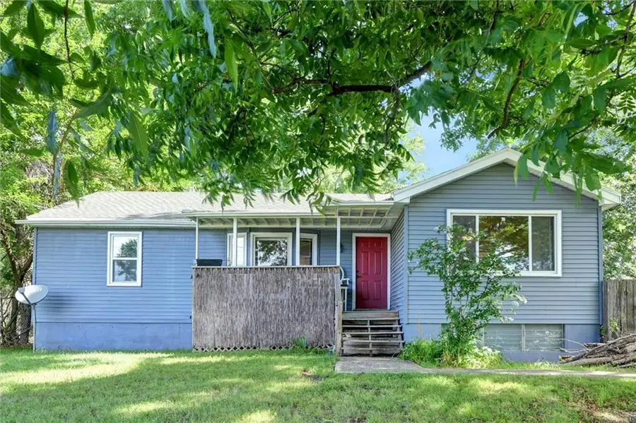 16128 Midland Drive, Shawnee, KS 66217 - Image #2