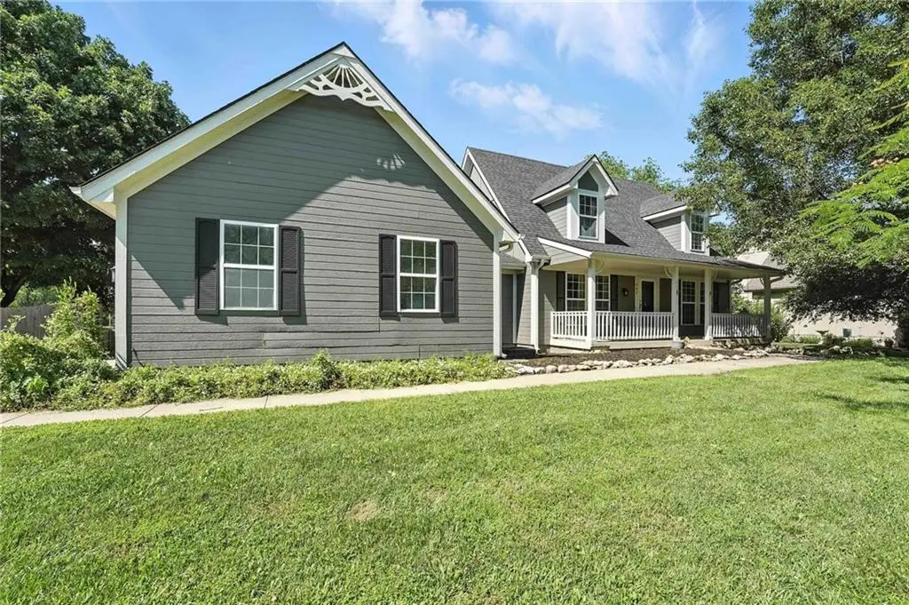 802 S Morgan Drive, Peculiar, MO 64078 - Image #1