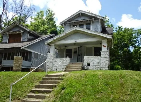 3828 Chestnut Avenue, Kansas City, MO 64128 - Image #1