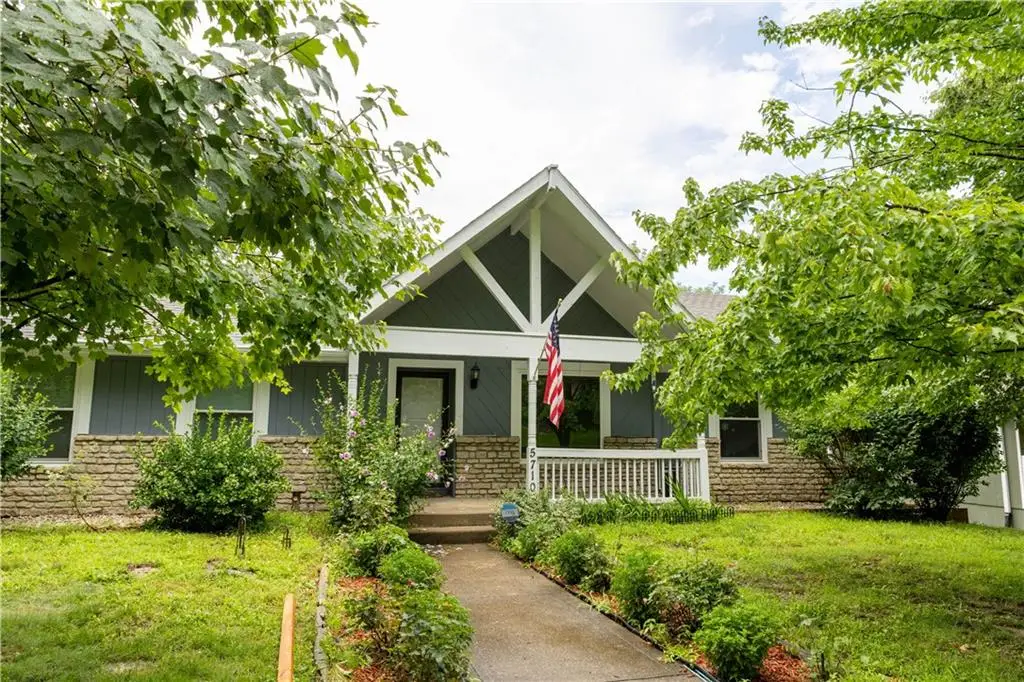 5710 NW Raintree Drive, Parkville, MO 64152 - Image #1
