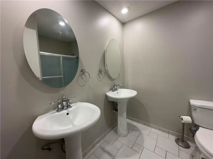 5710 NW Raintree Drive, Parkville, MO 64152 - Image #2