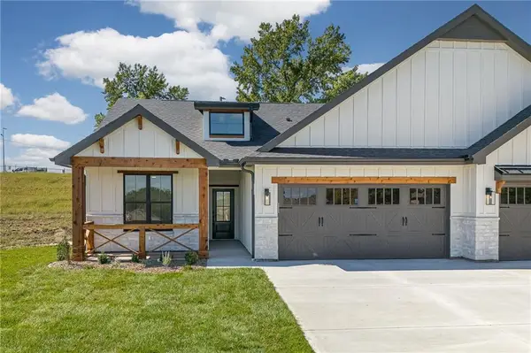 1400 Country Court, St Joseph, MO 64506