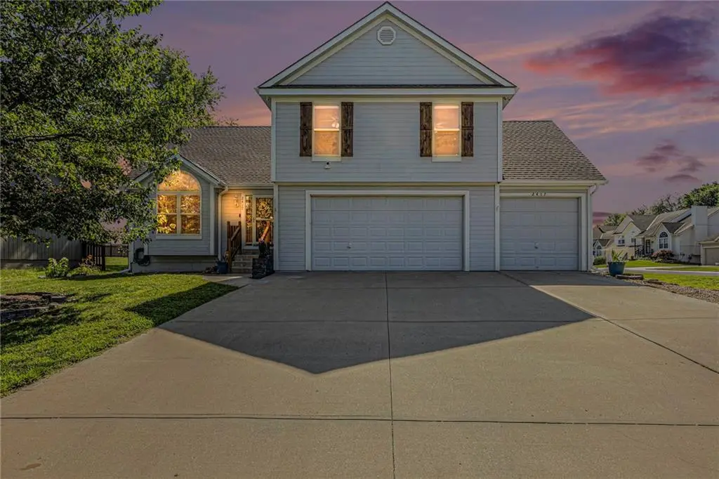 2417 SW Woodhaven Lane, Lees Summit, MO 64082 - #1