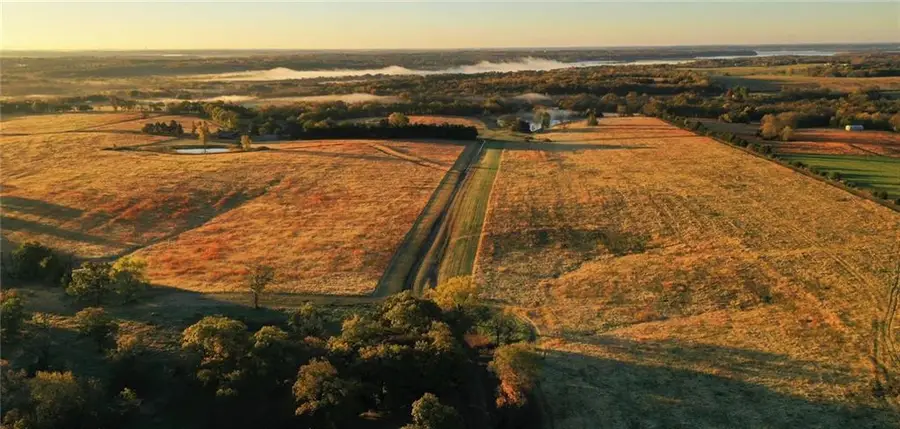 25987 W 215th Street, Spring Hill, KS 66083 - Image #2