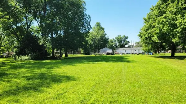 610 E 7th Street, Pleasanton, KS 66075