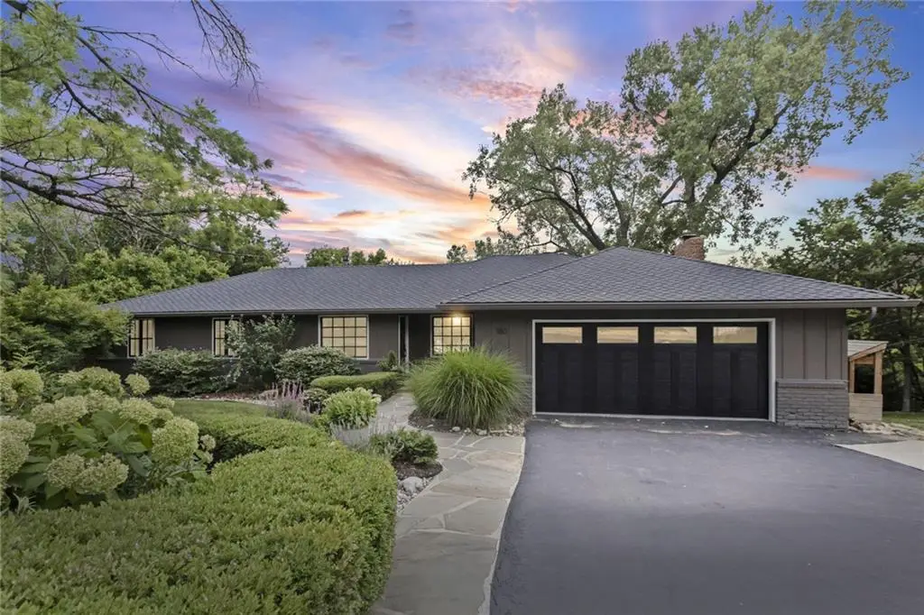 180 Terrace Trail S, Lake Quivira, KS 66217 - Image #1