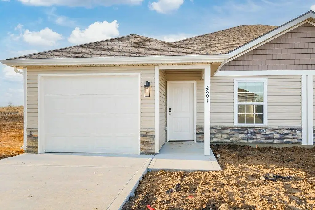 3827 NW 93rd Street, Kansas City, MO 64154 - Image #1