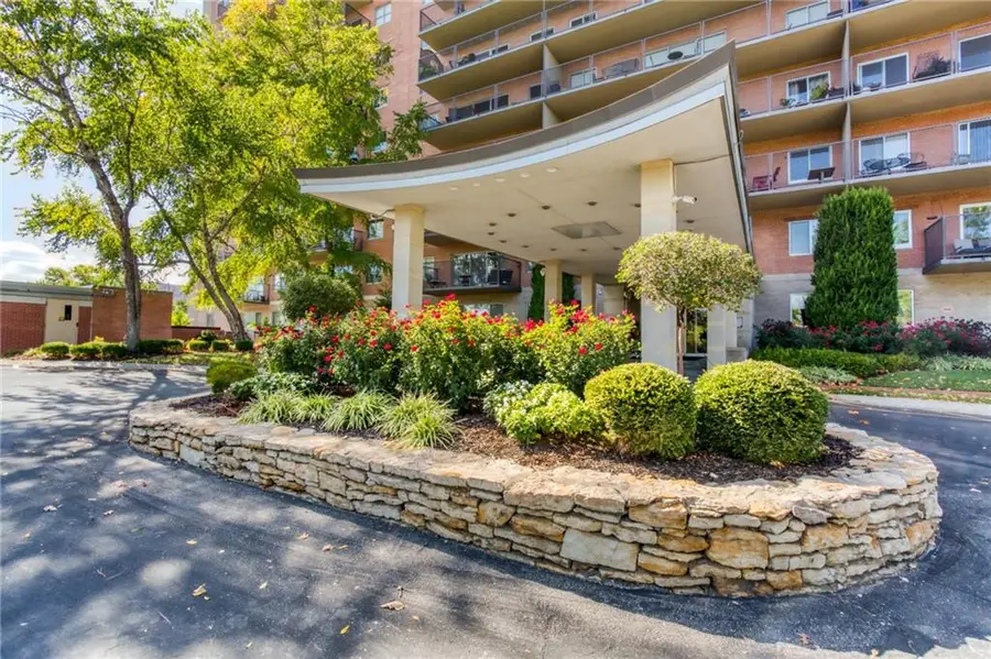 4550 Warwick Boulevard #606, Kansas City, MO 64111 - Image #3