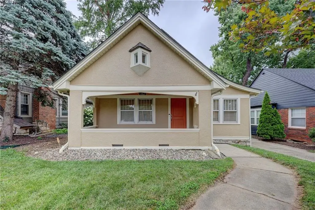 421 E 69th Terrace, Kansas City, MO 64131 - Image #1