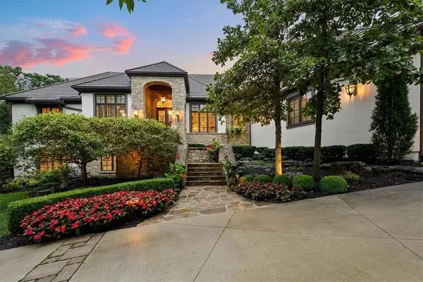 200 Hever Knoll Street, Loch Lloyd, MO 64012