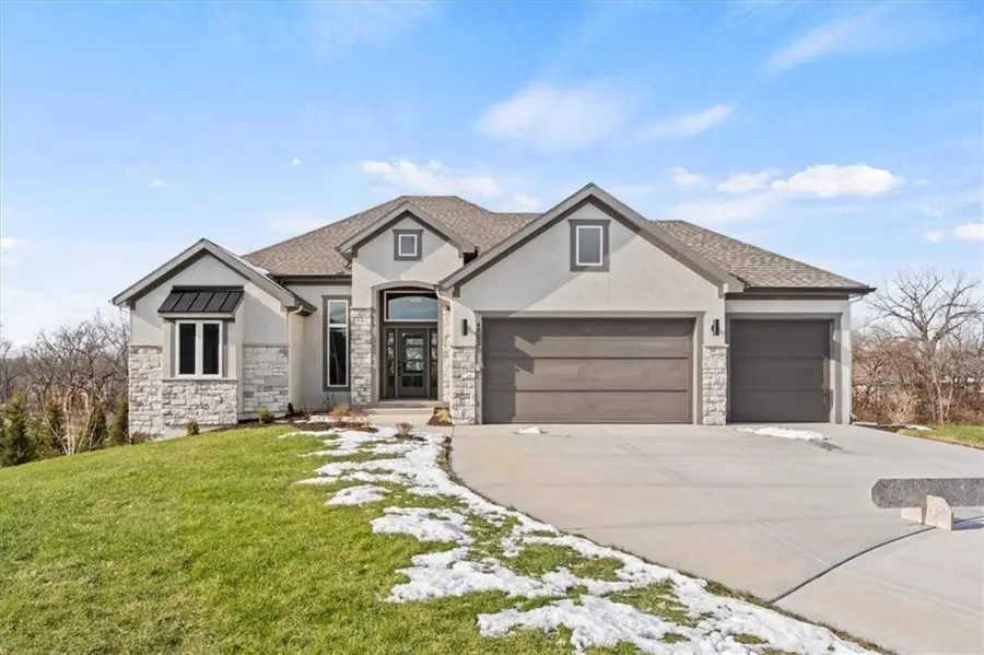 4722 Clubhouse Drive, Basehor, KS 66007 - Image #2