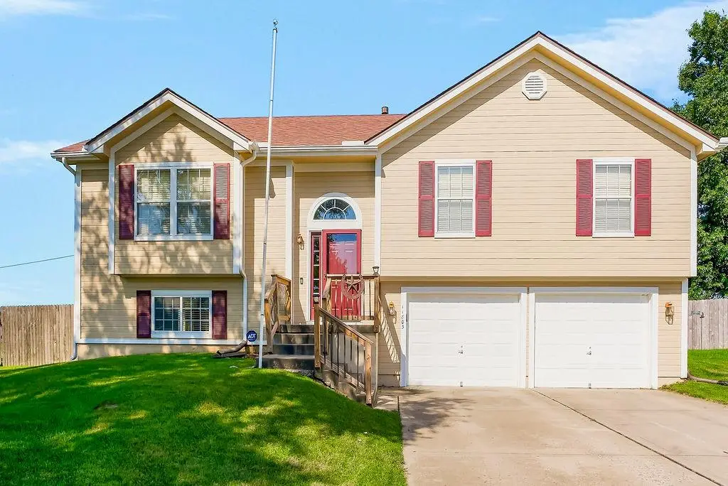 11805 E 213th Court, Peculiar, MO 64078 - Image #1