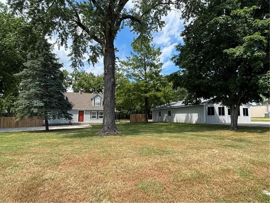 4202 Dr Greaves Road, Grandview, MO 64030 - Image #2