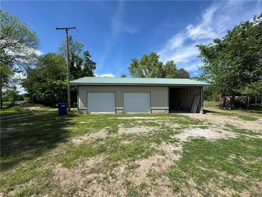 307 N Magnolia Avenue, Columbus, KS 66725 - #1