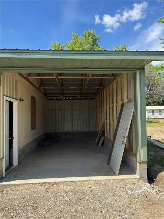 307 N Magnolia Avenue, Columbus, KS 66725 - #3