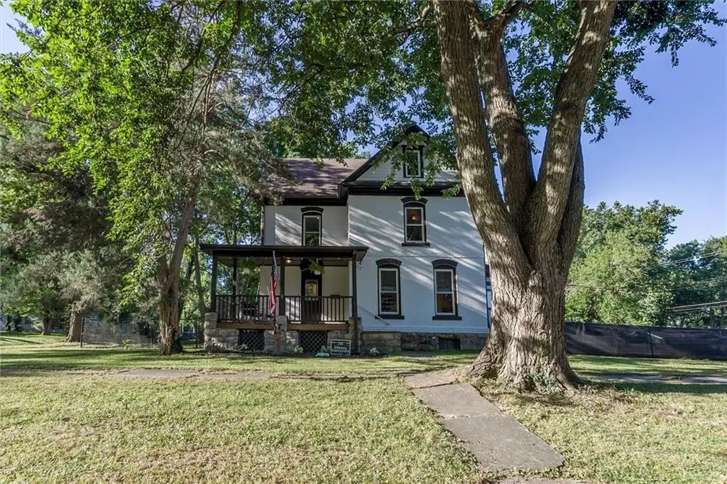 404 S Sycamore Street, Ottawa, KS 66067 - Image #1