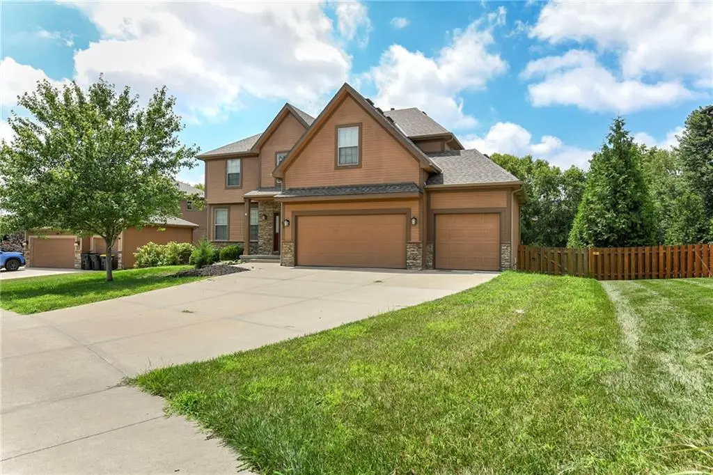 833 Rock Creek Drive, Lansing, KS 66043 - Image #1