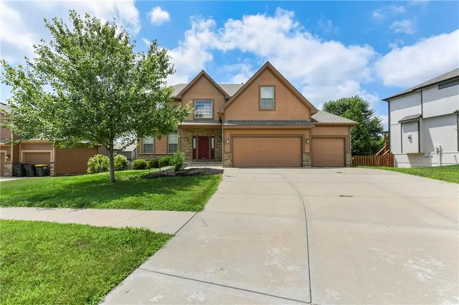 833 Rock Creek Drive, Lansing, KS 66043 - Image #2