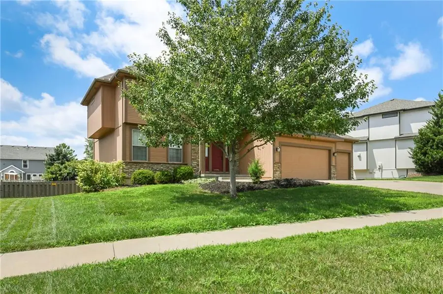 833 Rock Creek Drive, Lansing, KS 66043 - Image #3