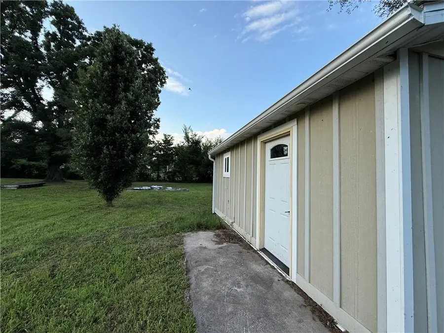 523 Howard Street E, Sedalia, MO 65301 - Image #3