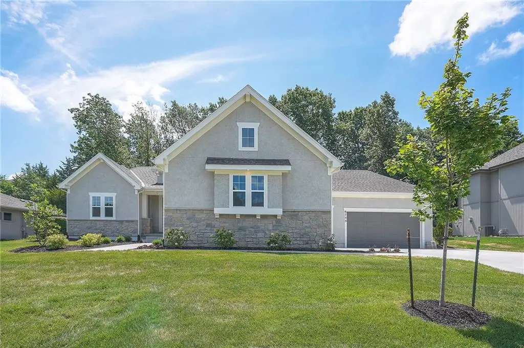 6753 Longview Road, Shawnee, KS 66218 - Image #1