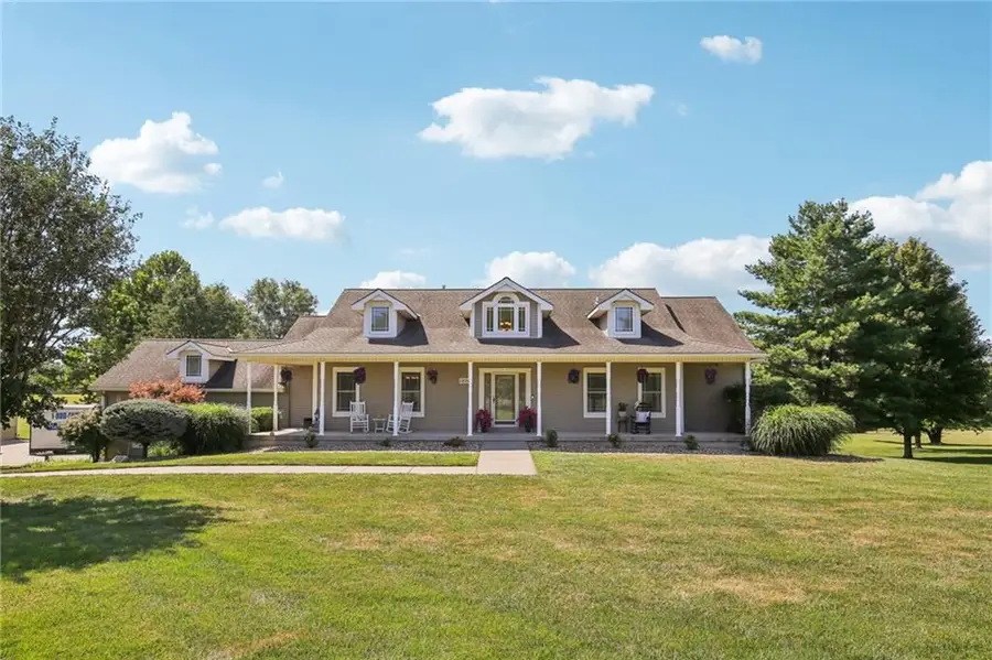 18941 Ward Parkway, Tonganoxie, KS 66086 - Image #2