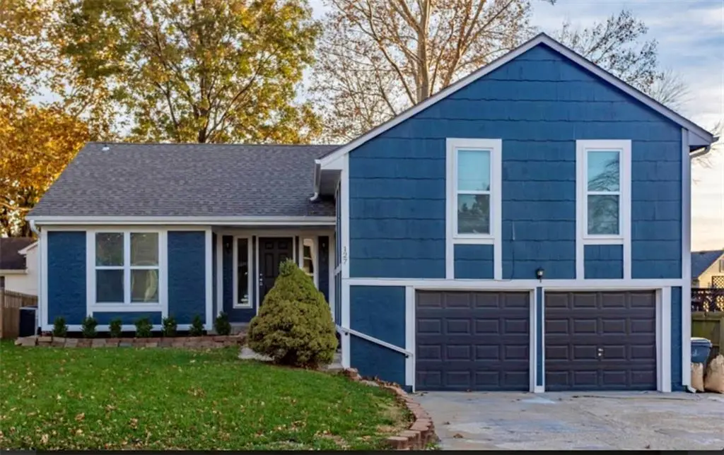 127 E Nelson Circle, Olathe, KS 66061 - Image #1