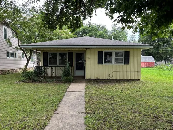 420 S Walnut Street, Iola, KS 66749