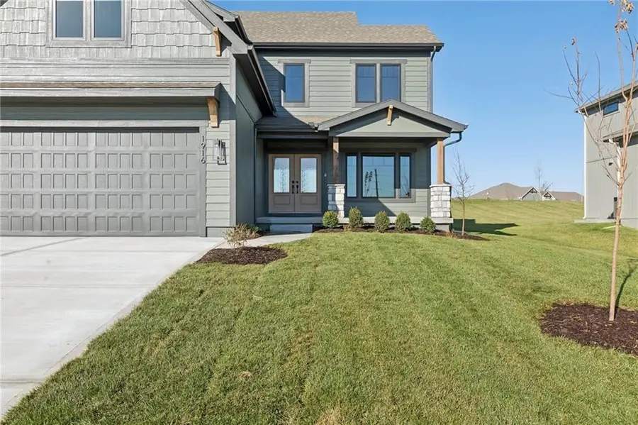 1916 Longview Drive, Liberty, MO 64068 - Image #2