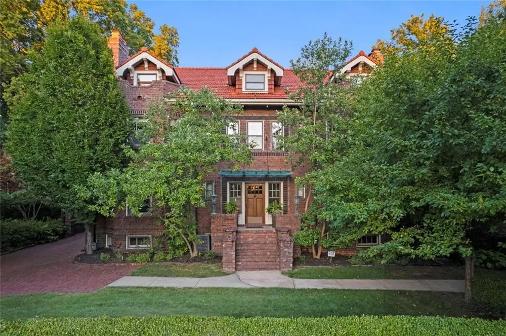 3821 Gillham Road, Kansas City, MO 64111 - #1