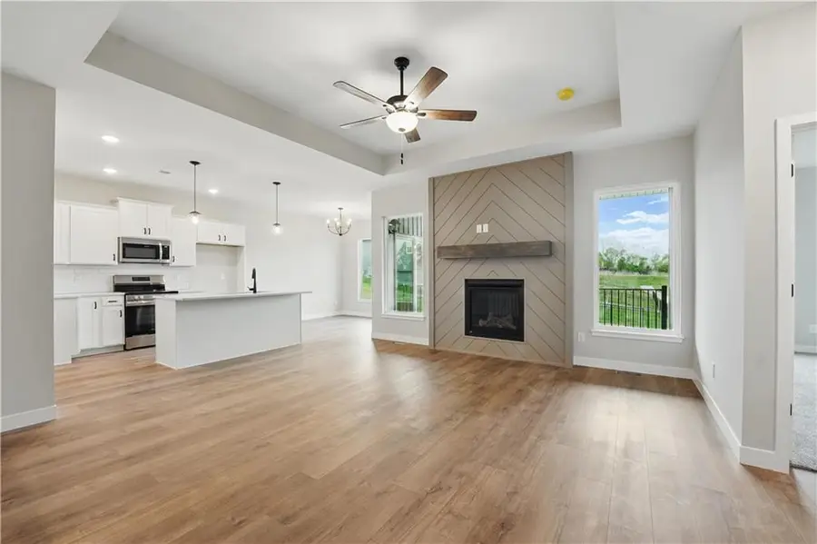 2433 NW Sunnyvale Court, Blue Springs, MO 64015 - Image #2