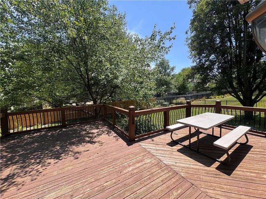 1317 E Sleepy Hollow Drive, Olathe, KS 66062 - Image #3